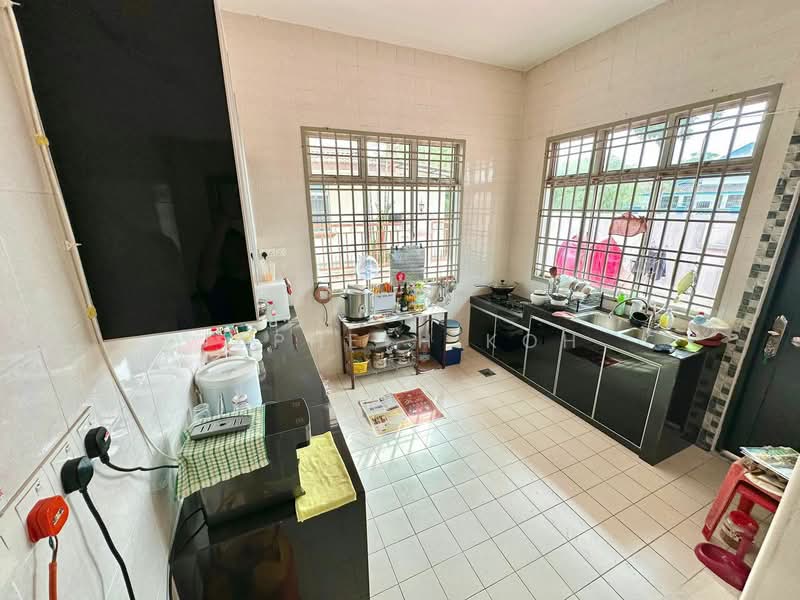 Semi-Detached House for Sale in Taman Bukit Jaya (Ulu Tiram) - Japheth Koh - Kitchen - PropertyGuru.com.my