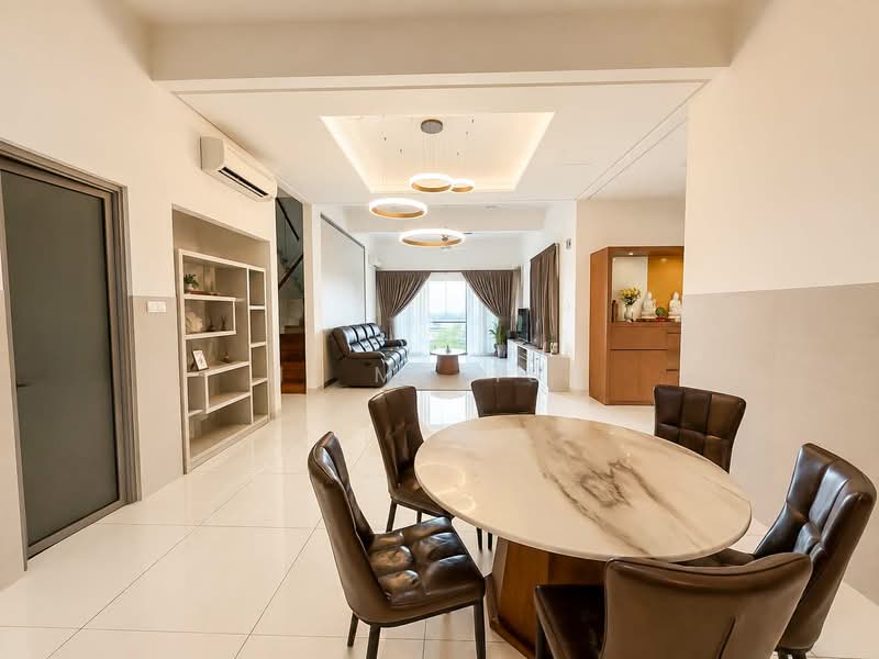 3-storey Terraced House for Sale in Bandar Putra Permai (Seri Kembangan) - N. Melisa - Living Room - PropertyGuru.com.my