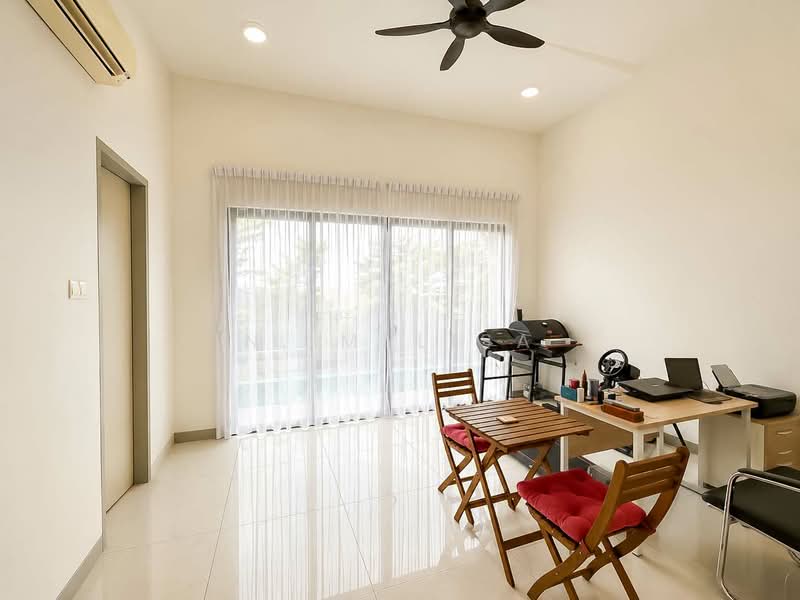 3-storey Terraced House for Sale in Bandar Putra Permai (Seri Kembangan) - N. Melisa - Study - PropertyGuru.com.my
