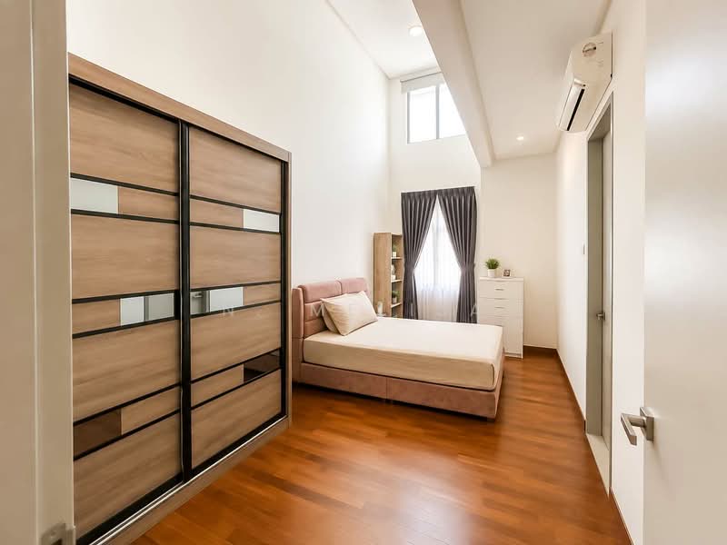 3-storey Terraced House for Sale in Bandar Putra Permai (Seri Kembangan) - N. Melisa - Bedroom - PropertyGuru.com.my