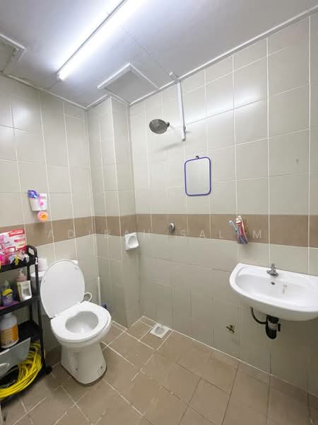 Pangsapuri untuk Dijual di Alam Budiman (Sri Budiman) - Adibah Salim - Bathroom - PropertyGuru.com.my