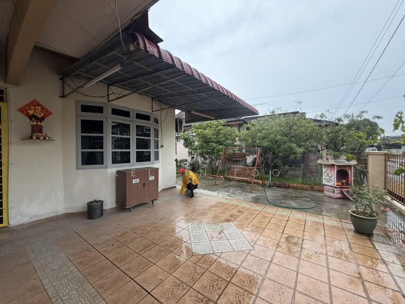 Rumah Berkembar untuk Dijual di Taman Indah Jaya (Teluk Intan) - Kelvin Foo - Exterior - PropertyGuru.com.my