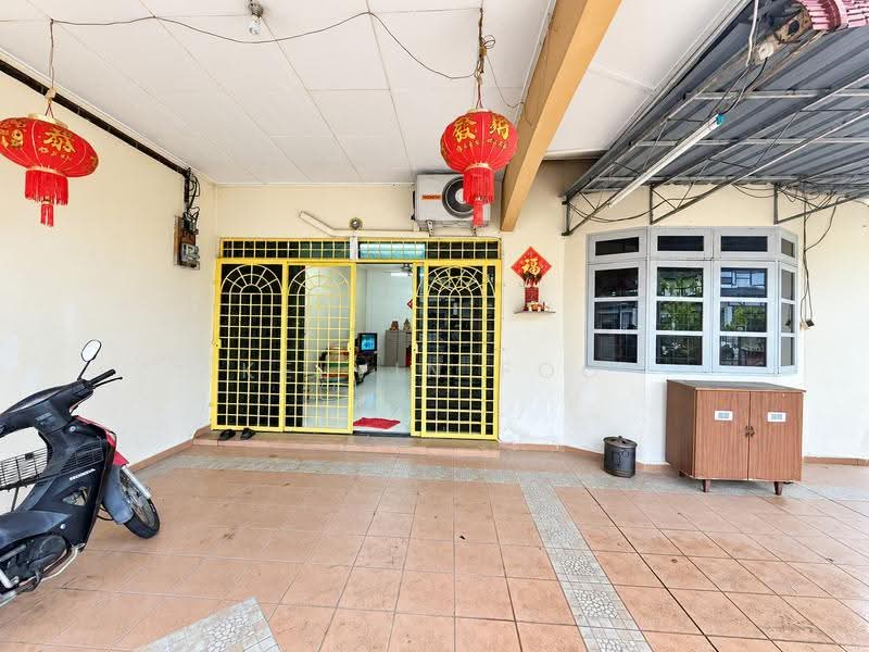 Rumah Berkembar untuk Dijual di Taman Indah Jaya (Teluk Intan) - Kelvin Foo - Exterior - PropertyGuru.com.my