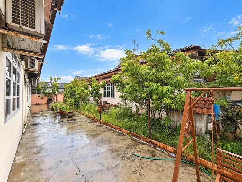 Rumah Berkembar untuk Dijual di Taman Indah Jaya (Teluk Intan) - Kelvin Foo - Exterior - PropertyGuru.com.my