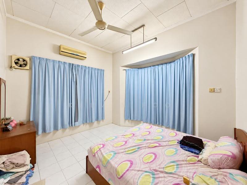 Rumah Berkembar untuk Dijual di Taman Indah Jaya (Teluk Intan) - Kelvin Foo - Bedroom - PropertyGuru.com.my