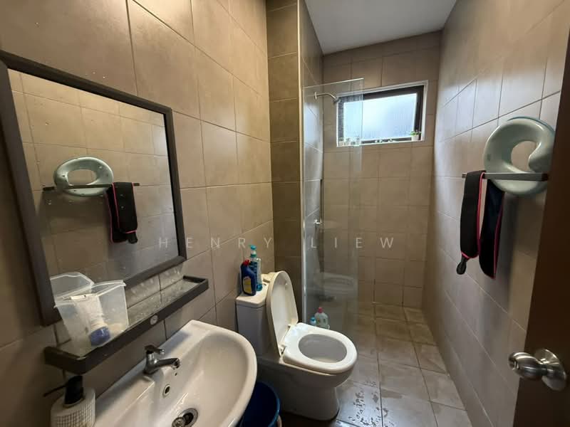 Rumah Teres 2-Tingkat untuk Dijual di Setia Safiro (Cyberjaya) - Henry Liew - Bathroom - PropertyGuru.com.my