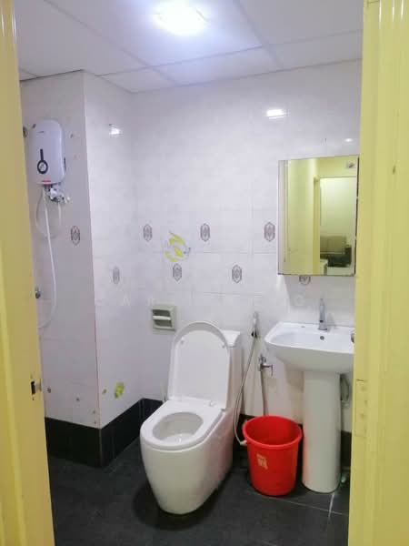 Condominium for Rent at Puncak Nusa Kelana - Carlos Ng - Bathroom - PropertyGuru.com.my