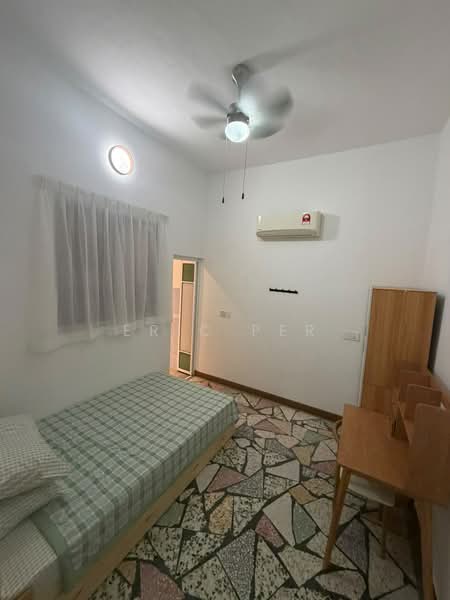 Rumah Teres 2-Tingkat untuk Disewa di Damansara Jaya (Petaling Jaya) - Eric Per - Bedroom - PropertyGuru.com.my