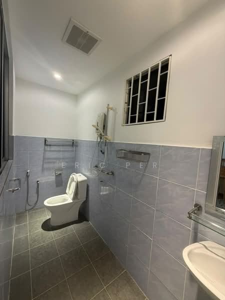 Rumah Teres 2-Tingkat untuk Disewa di Damansara Jaya (Petaling Jaya) - Eric Per - Bathroom - PropertyGuru.com.my