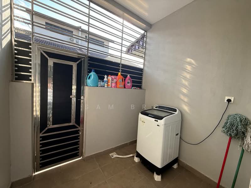 1-storey Terraced House for Sale in Taman Tasik Indah (Kluang) - Sam Bro - Exterior - PropertyGuru.com.my