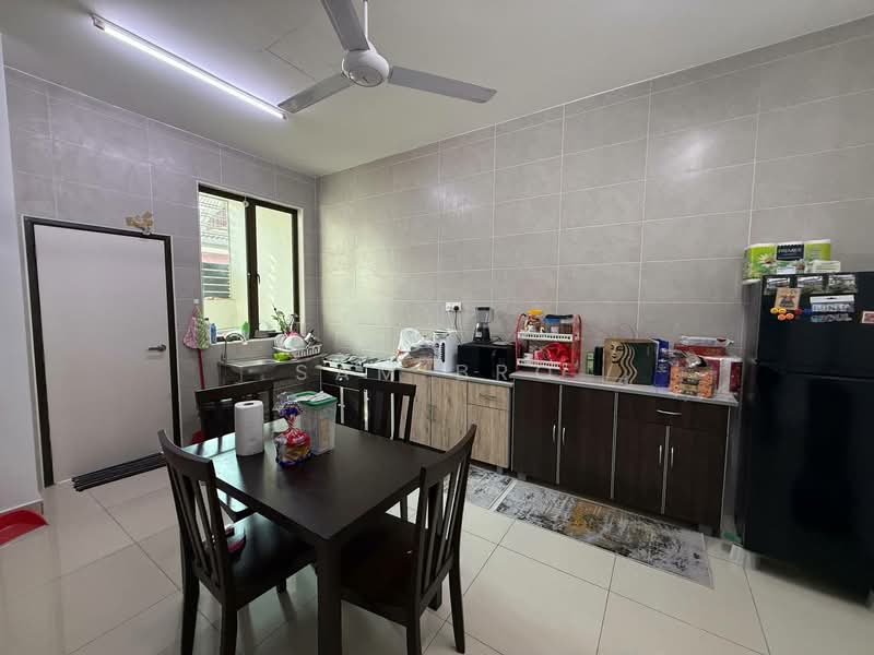 1-storey Terraced House for Sale in Taman Tasik Indah (Kluang) - Sam Bro - Kitchen - PropertyGuru.com.my