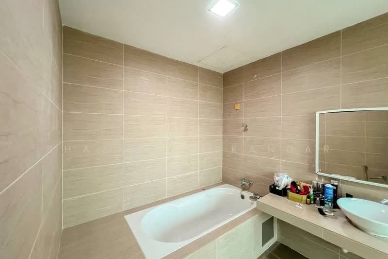 Rumah Teres 2-Tingkat untuk Dijual di Cyberjaya (Selangor) - Shaziery Iskandar - Bathroom - PropertyGuru.com.my