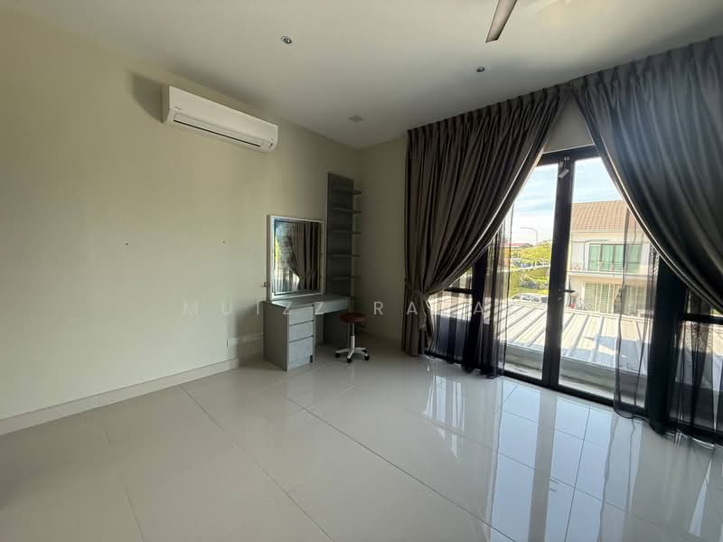 Rumah Teres 2.5-Tingkat untuk Dijual di Seksyen 16 (Shah Alam) - Muizz Razak - PropertyGuru.com.my