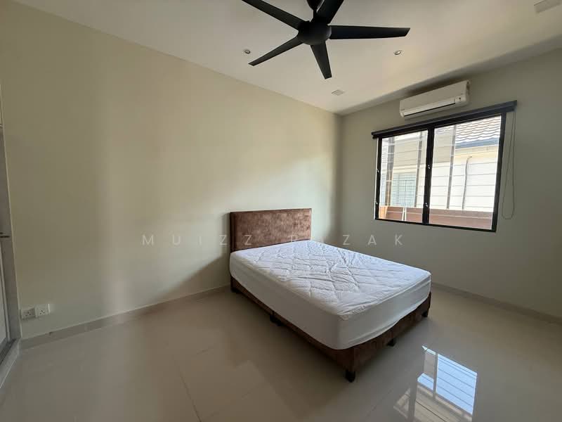 Rumah Teres 2.5-Tingkat untuk Dijual di Seksyen 16 (Shah Alam) - Muizz Razak - PropertyGuru.com.my