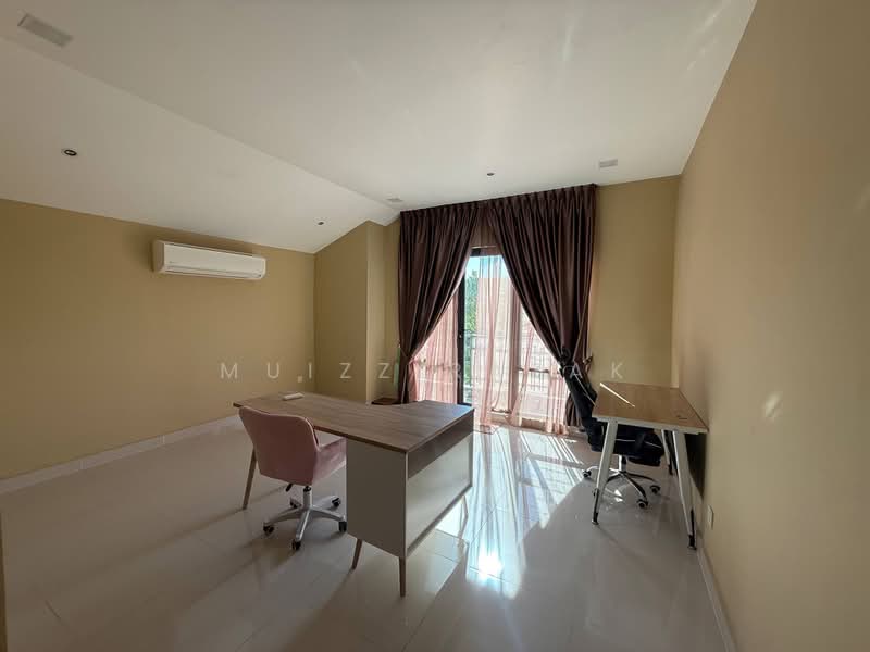 Rumah Teres 2.5-Tingkat untuk Dijual di Seksyen 16 (Shah Alam) - Muizz Razak - PropertyGuru.com.my