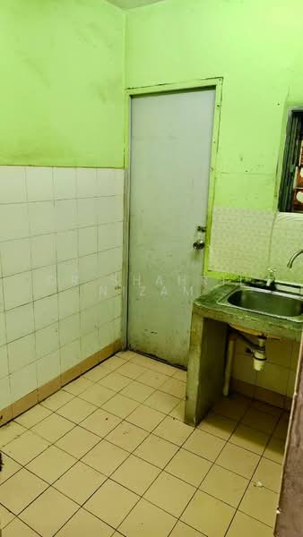 Pangsapuri untuk Dijual di Apartment Idaman - Dr Shahril Nizam - Kitchen - PropertyGuru.com.my