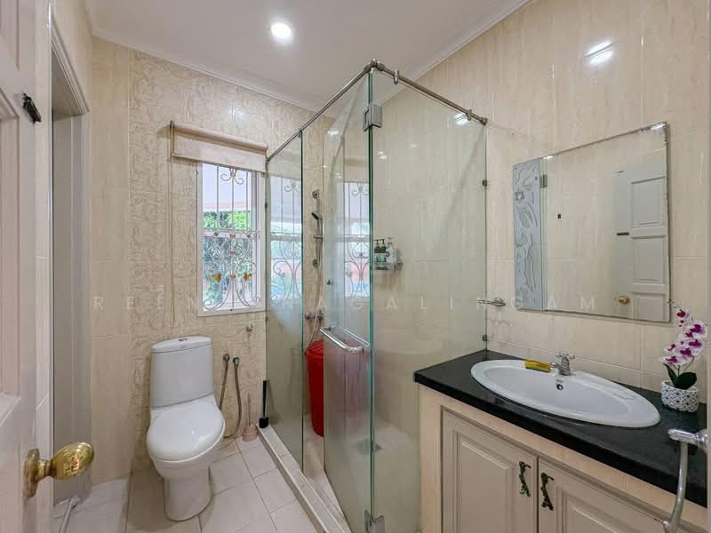 Bungalow House untuk Dijual di Shah Alam (Selangor) - Reena Nagalingam - Bathroom - PropertyGuru.com.my
