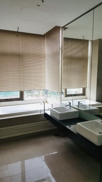 Kediaman Servis untuk Dijual di Suria Stonor - Michelle Tan - Bathroom - PropertyGuru.com.my