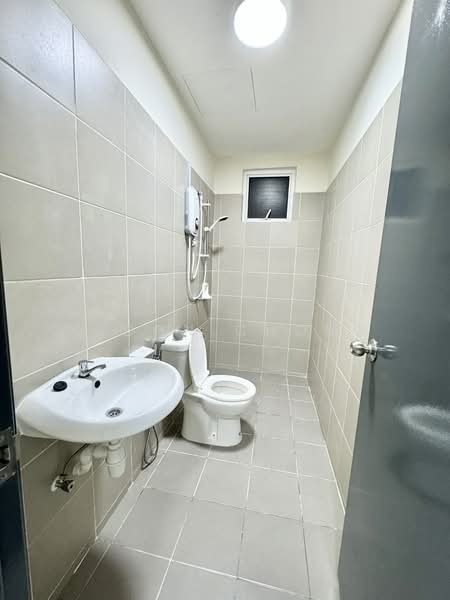 Pangsapuri untuk Disewa di Residensi Bandar Bukit Mahkota (PR1MA @ Bandar Bukit Mahkota) - Eldon Chong - Bathroom - PropertyGuru.com.my