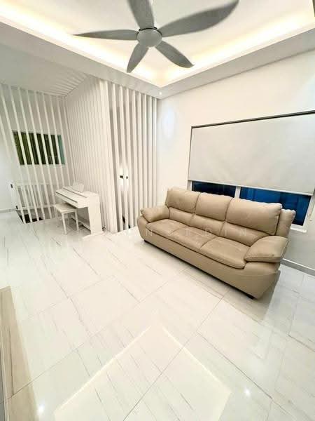 Condominium for Sale at Armanee Terrace II - Sa'a Nordin - Living Room - PropertyGuru.com.my