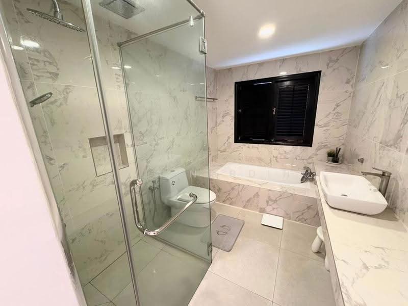 Condominium for Sale at Armanee Terrace II - Sa'a Nordin - Bathroom - PropertyGuru.com.my