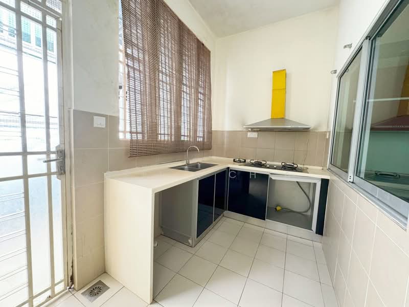 Rumah Berkembar untuk Dijual di Bandar Seri Alam (Masai) - Stella Chia - Kitchen - PropertyGuru.com.my