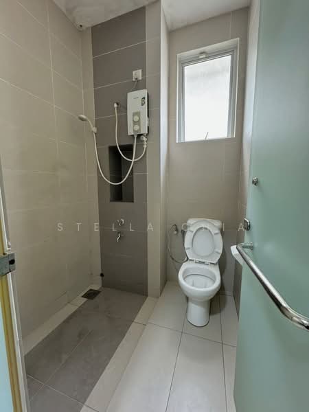 Rumah Berkembar untuk Dijual di Bandar Seri Alam (Masai) - Stella Chia - Bathroom - PropertyGuru.com.my