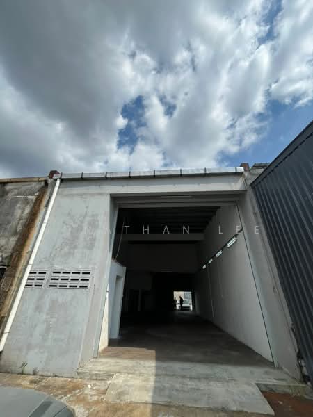 Kilang untuk Dijual di Taman Perindustrian Puchong Utama (Puchong) - Jonathan Lee - Exterior - PropertyGuru.com.my