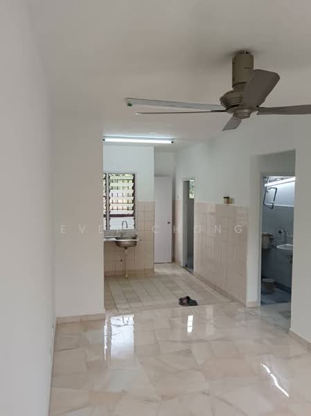 Apartment for Sale at Pangsapuri Suakasih - Even Chong - Kitchen - PropertyGuru.com.my