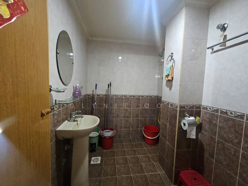 Rumah Teres 2.5-Tingkat untuk Dijual di Taman Bukit Desa (Taman Desa) - Dlynie Ooi - Bathroom - PropertyGuru.com.my