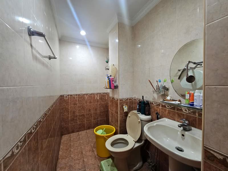 Rumah Teres 2.5-Tingkat untuk Dijual di Taman Bukit Desa (Taman Desa) - Dlynie Ooi - Bathroom - PropertyGuru.com.my