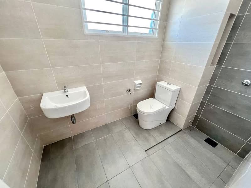 Rumah Teres 2-Tingkat untuk Dijual di Cyberjaya (Selangor) - Shaziery Iskandar - Bathroom - PropertyGuru.com.my