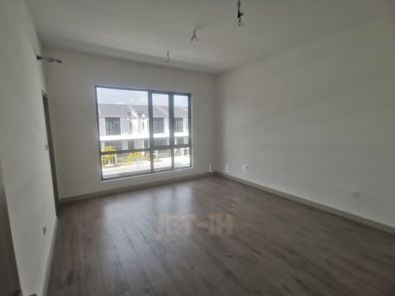 Rumah Teres 2-Tingkat untuk Dijual di Bukit Raja (Selangor) - Tom Lee - PropertyGuru.com.my