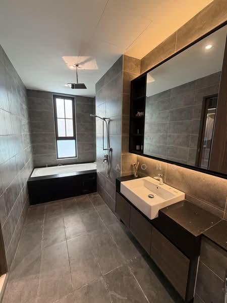Rumah Berkembar untuk Dijual di Sungai Ara (Penang) - Joshua Ong - Bathroom - PropertyGuru.com.my