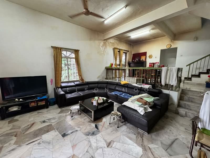 2-storey Terraced House for Sale in Taman Serdang Jaya (Seri Kembangan) - Welson Moo - Living Room - PropertyGuru.com.my