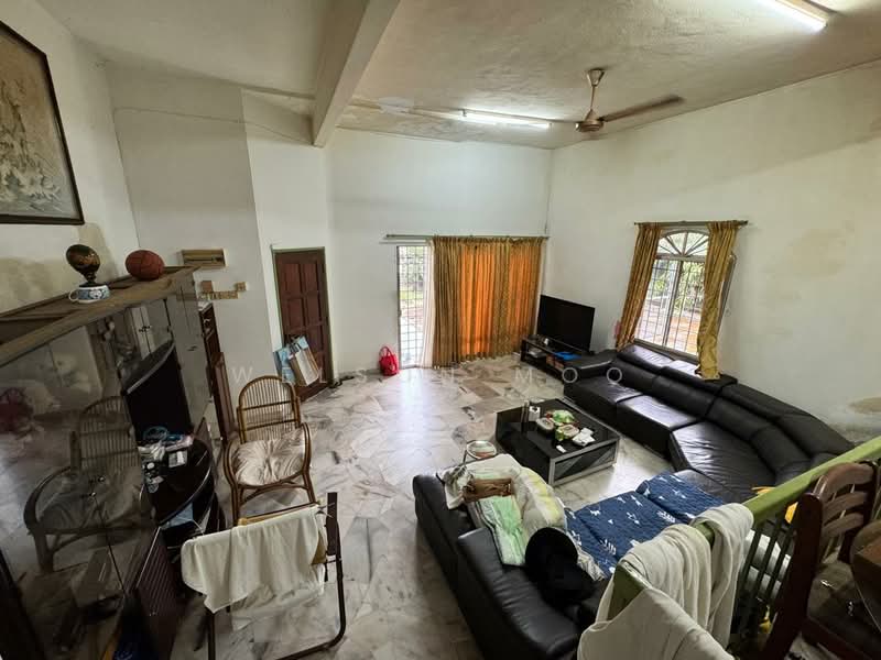 2-storey Terraced House for Sale in Taman Serdang Jaya (Seri Kembangan) - Welson Moo - Living Room - PropertyGuru.com.my