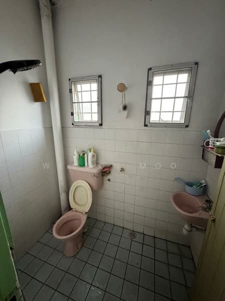 2-storey Terraced House for Sale in Taman Serdang Jaya (Seri Kembangan) - Welson Moo - Bathroom - PropertyGuru.com.my