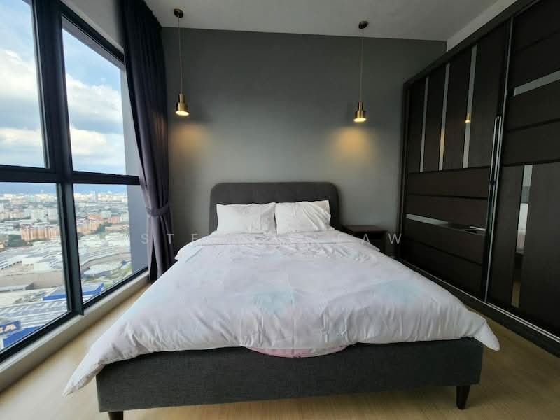 Kediaman Servis untuk Dijual di Continew - Steven Leaw - Master Bedroom - PropertyGuru.com.my