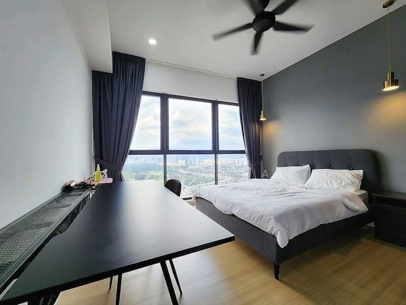 Kediaman Servis untuk Dijual di Continew - Steven Leaw - Master Bedroom - PropertyGuru.com.my