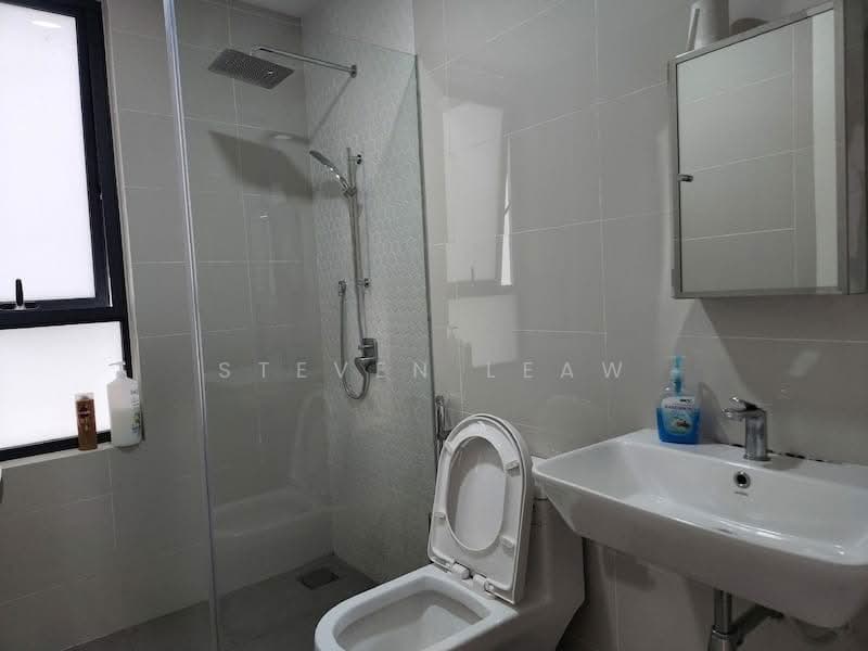 Kediaman Servis untuk Dijual di Continew - Steven Leaw - Bathroom - PropertyGuru.com.my