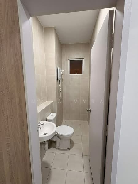 Kondominium untuk Disewa di Residensi Adelia 4 - Maya Myra - Bathroom - PropertyGuru.com.my