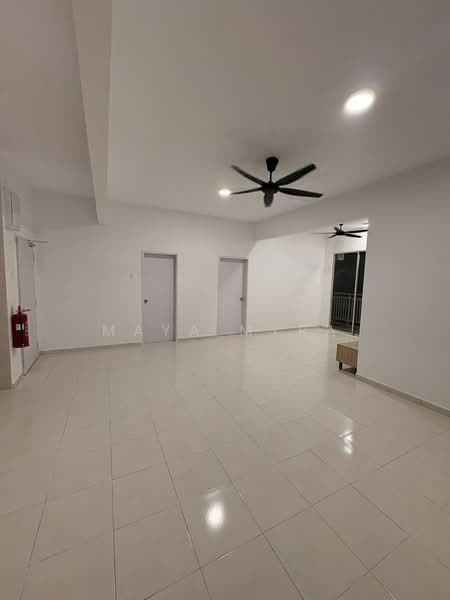 Kondominium untuk Disewa di Residensi Adelia 4 - Maya Myra - Living Room - PropertyGuru.com.my
