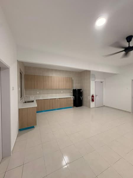 Kondominium untuk Disewa di Residensi Adelia 4 - Maya Myra - Kitchen - PropertyGuru.com.my
