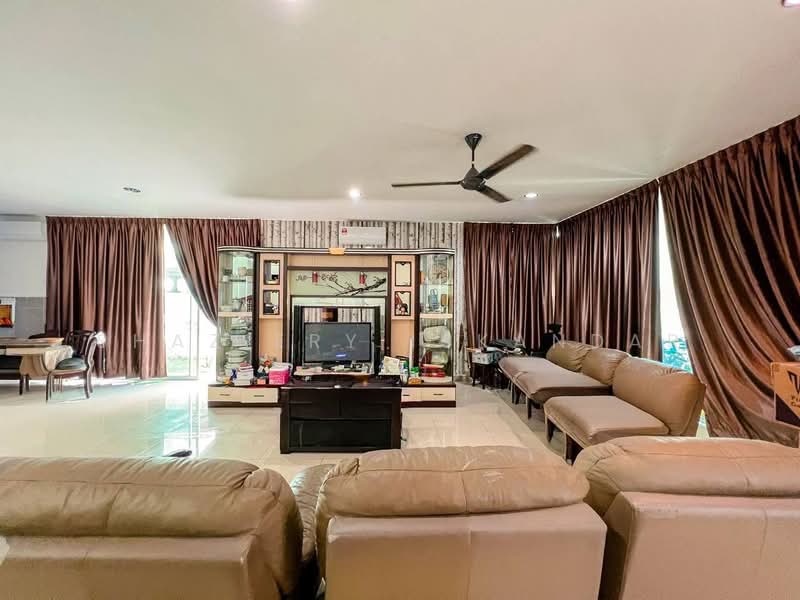 Semi-Detached House for Sale in Cyberjaya (Selangor) - Shaziery Iskandar - Living Room - PropertyGuru.com.my