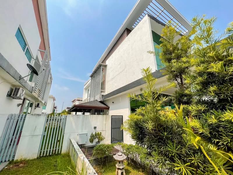 Semi-Detached House for Sale in Cyberjaya (Selangor) - Shaziery Iskandar - Exterior - PropertyGuru.com.my
