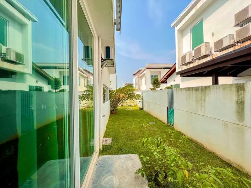 Semi-Detached House for Sale in Cyberjaya (Selangor) - Shaziery Iskandar - Exterior - PropertyGuru.com.my