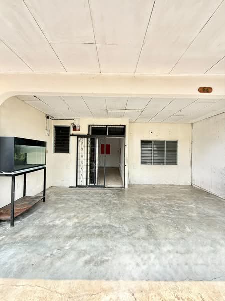 1-storey Terraced House for Sale in Bandar Baru Permas Jaya (Permas Jaya) - Sean Yeoh - Entrance - PropertyGuru.com.my