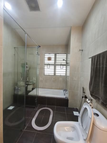 Rumah Berkembar untuk Dijual di Bandar Mahkota Cheras (Cheras) - Yenn Chong - Bathroom - PropertyGuru.com.my