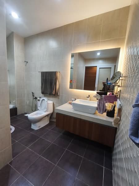Rumah Berkembar untuk Dijual di Bandar Mahkota Cheras (Cheras) - Yenn Chong - Bathroom - PropertyGuru.com.my