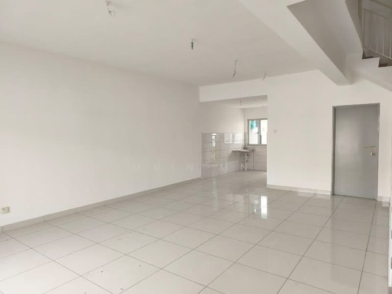 2-storey Terraced House for Sale in Sungai Buloh (Selangor) - Muin Mn - Living Room - PropertyGuru.com.my